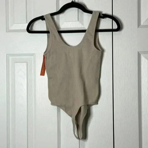 Colsie Women's Seamless Ribbed Bodysuit Various Sizes - Picture 10 of 10